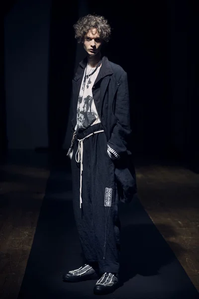 Look 1